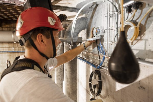 Industrielle Elektroinstallation in nasser und korrosiver Umgebung